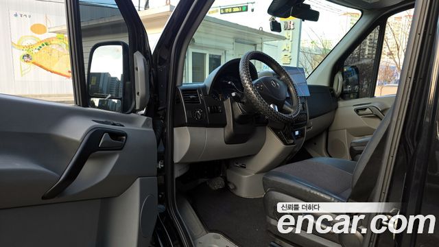 Mercedes-Benz Sprinter 2017 — photo 11