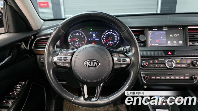 Kia K7 2019 — photo 13