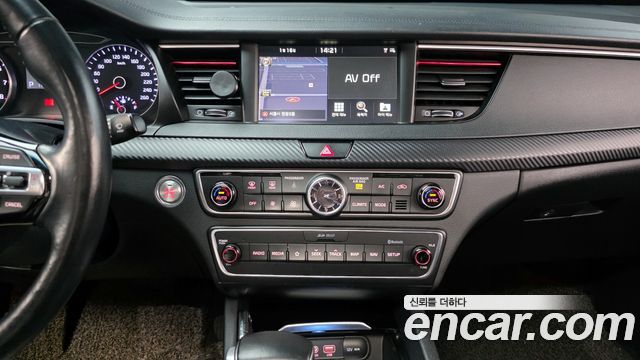 Kia K7 2019 — photo 17