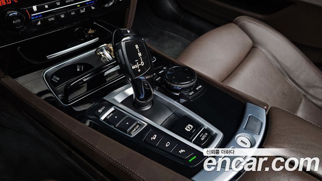 BMW 7-Series 2015 — photo 9