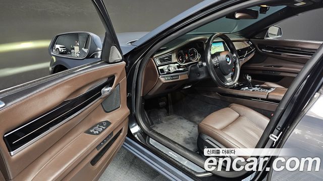 BMW 7-Series 2015 — photo 11