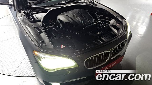BMW 7-Series 2015 — photo 20