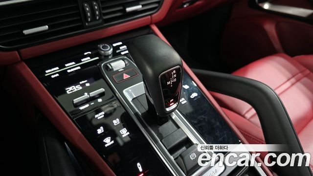 Porsche Cayenne 2022 — photo 9