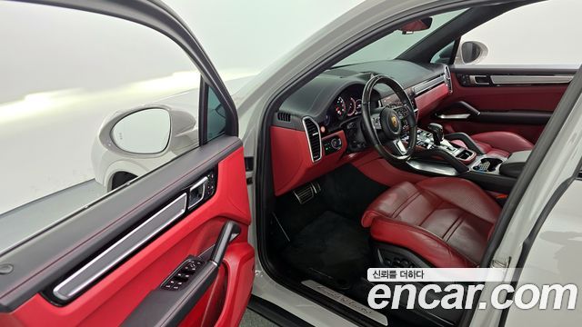 Porsche Cayenne 2022 — photo 10