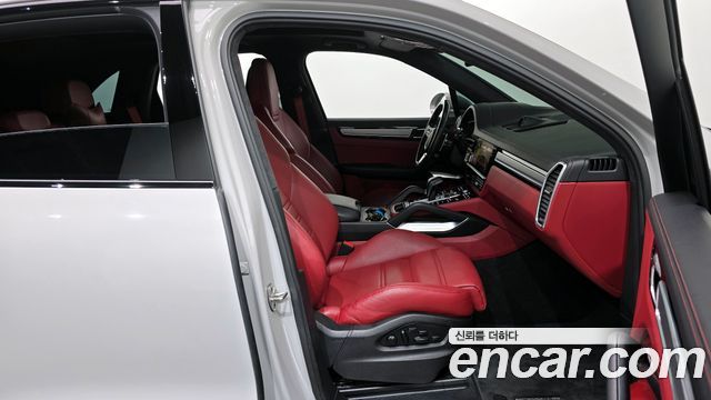 Porsche Cayenne 2022 — photo 11