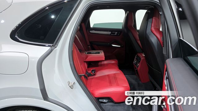 Porsche Cayenne 2022 — photo 12