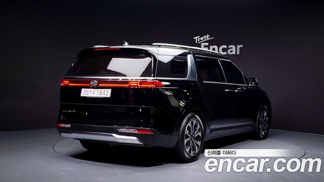 Kia Canival 2021 — photo 2