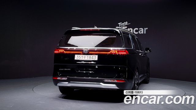 Kia Canival 2021 — photo 4