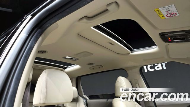 Kia Canival 2021 — photo 17