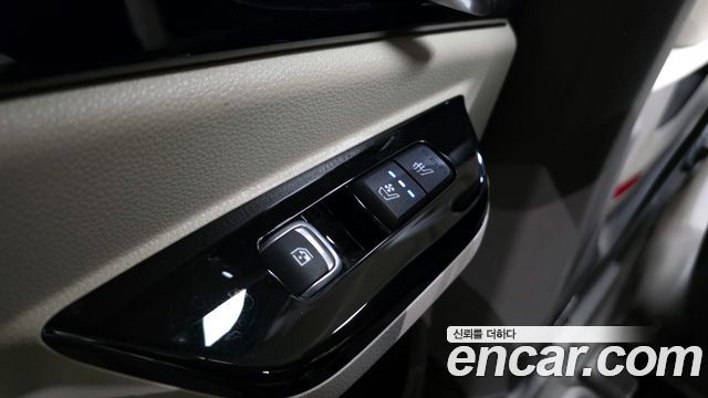 Kia Canival 2021 — photo 19