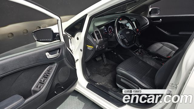 Kia K3 2018 — photo 11