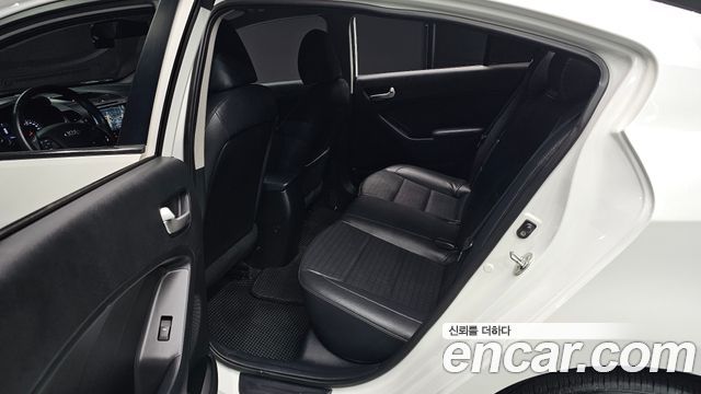 Kia K3 2018 — photo 12