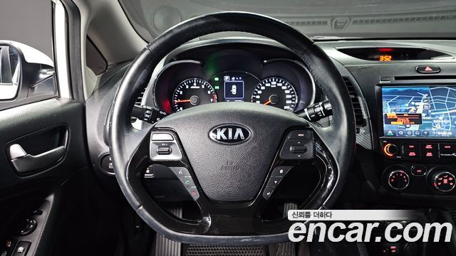 Kia K3 2018 — photo 13