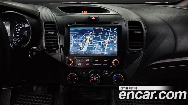 Kia K3 2018 — photo 14