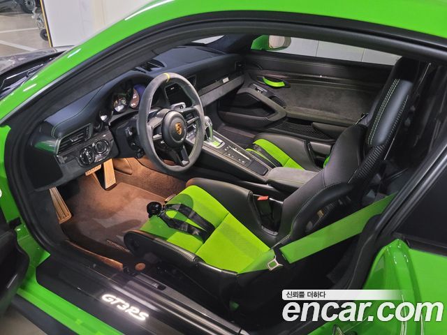Porsche 911 2019 — photo 9