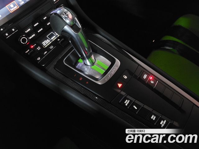 Porsche 911 2019 — photo 14