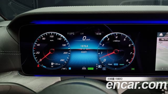 Mercedes-Benz E-Class 2021 — photo 8