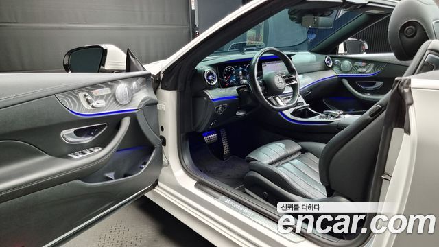 Mercedes-Benz E-Class 2021 — photo 11
