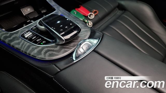 Mercedes-Benz E-Class 2021 — photo 18