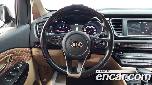 Kia Canival 2019 — photo 13