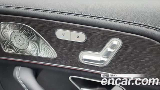 Mercedes-Benz GLS-Class 2022 — photo 19