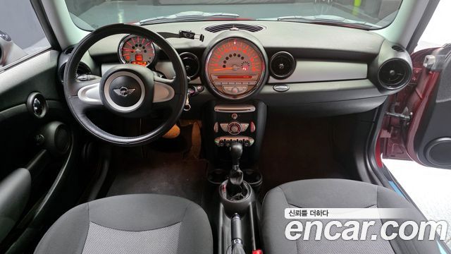 Mini Cooper 2010 — photo 7