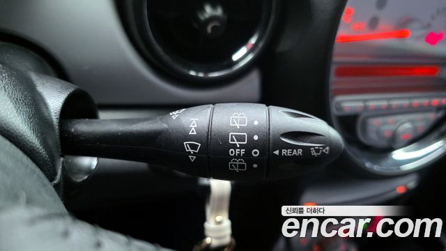 Mini Cooper 2010 — photo 16