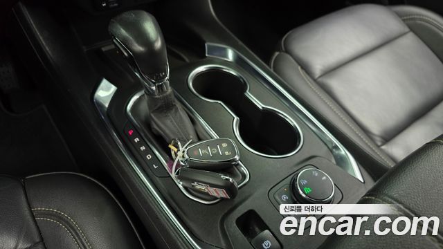 Chevrolet Korea Traverse 2023 — photo 9