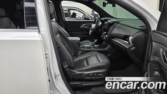 Chevrolet Korea Traverse 2023 — photo 11