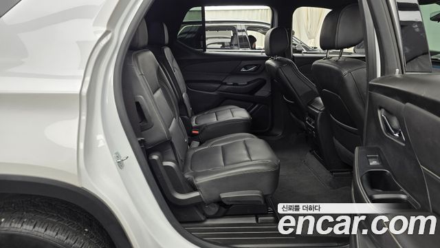 Chevrolet Korea Traverse 2023 — photo 12