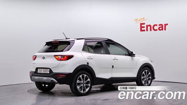 Kia Stonic 2018 — photo 2