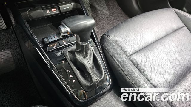 Kia Stonic 2018 — photo 9
