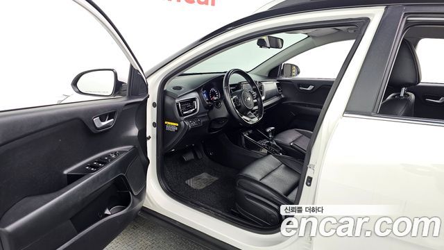 Kia Stonic 2018 — photo 10