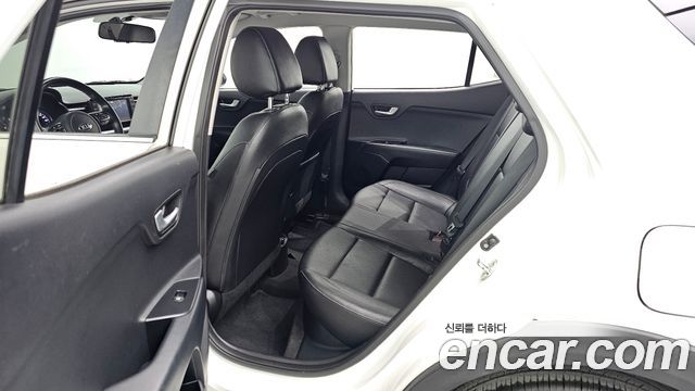 Kia Stonic 2018 — photo 12