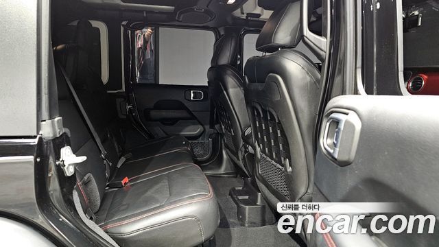 Jeep Wrangler 2018 — photo 11