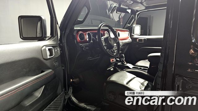 Jeep Wrangler 2018 — photo 12