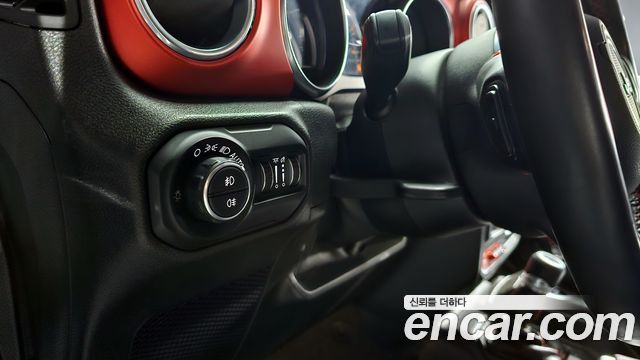 Jeep Wrangler 2018 — photo 13