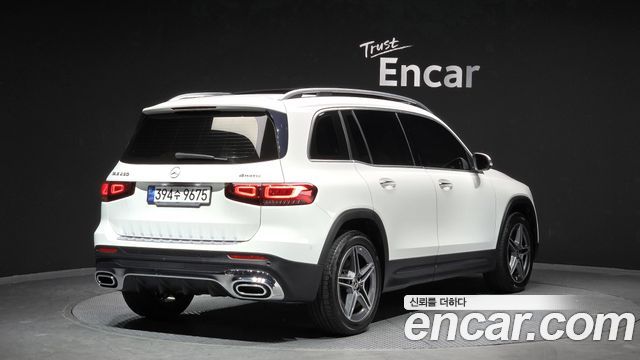 Mercedes-Benz GLB-Class 2021 — photo 2