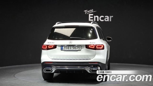 Mercedes-Benz GLB-Class 2021 — photo 4