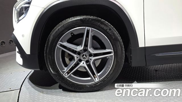 Mercedes-Benz GLB-Class 2021 — photo 5