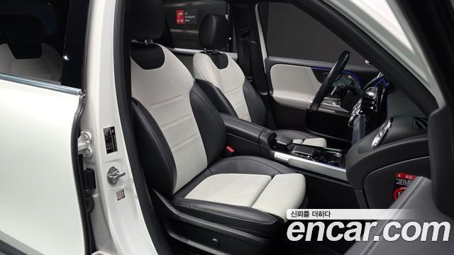 Mercedes-Benz GLB-Class 2021 — photo 10