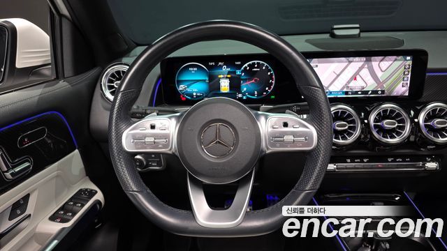 Mercedes-Benz GLB-Class 2021 — photo 13
