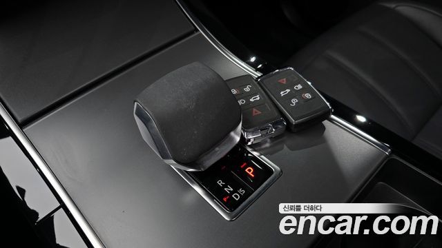 Land Rover Range Rover Evoque 2024 — photo 9