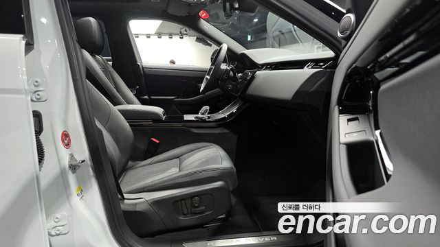 Land Rover Range Rover Evoque 2024 — photo 11