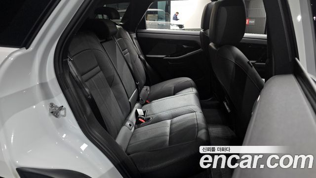 Land Rover Range Rover Evoque 2024 — photo 12