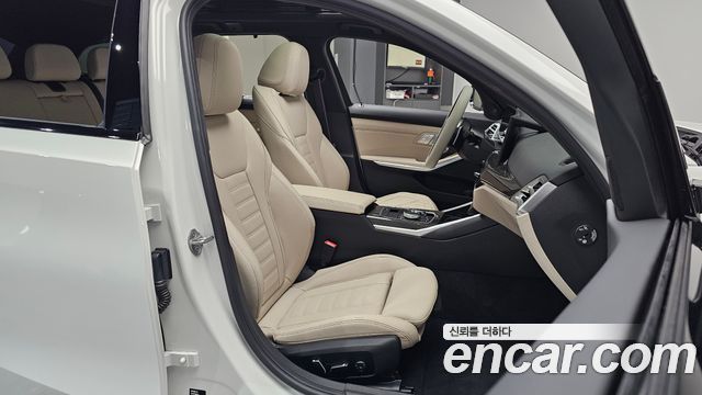 BMW 3-Series 2025 — photo 10