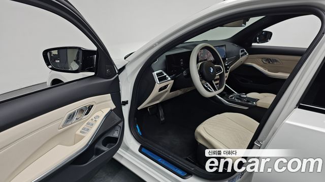 BMW 3-Series 2025 — photo 11