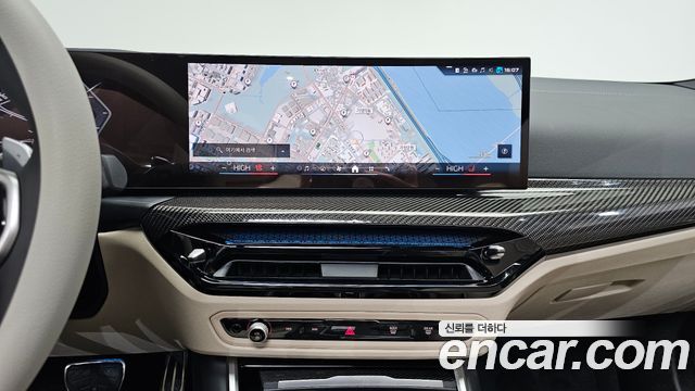BMW 3-Series 2025 — photo 14