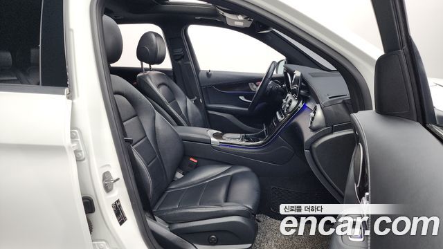 Mercedes-Benz GLC-Class 2020 — photo 11
