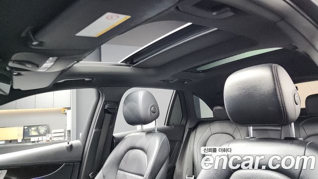 Mercedes-Benz GLC-Class 2020 — photo 18